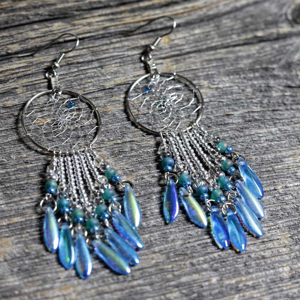 Flower clusters solid wood woven dream catcher earrings white - Shop  wss2017 Earrings & Clip-ons - Pinkoi